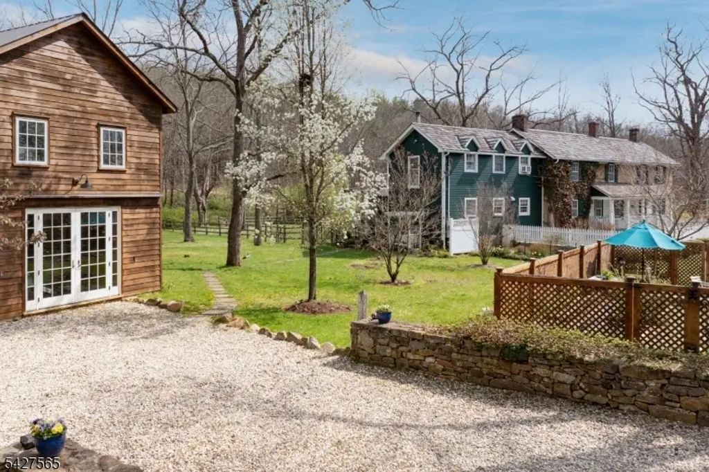 91 Red Mill Rd, Lebanon Twp.