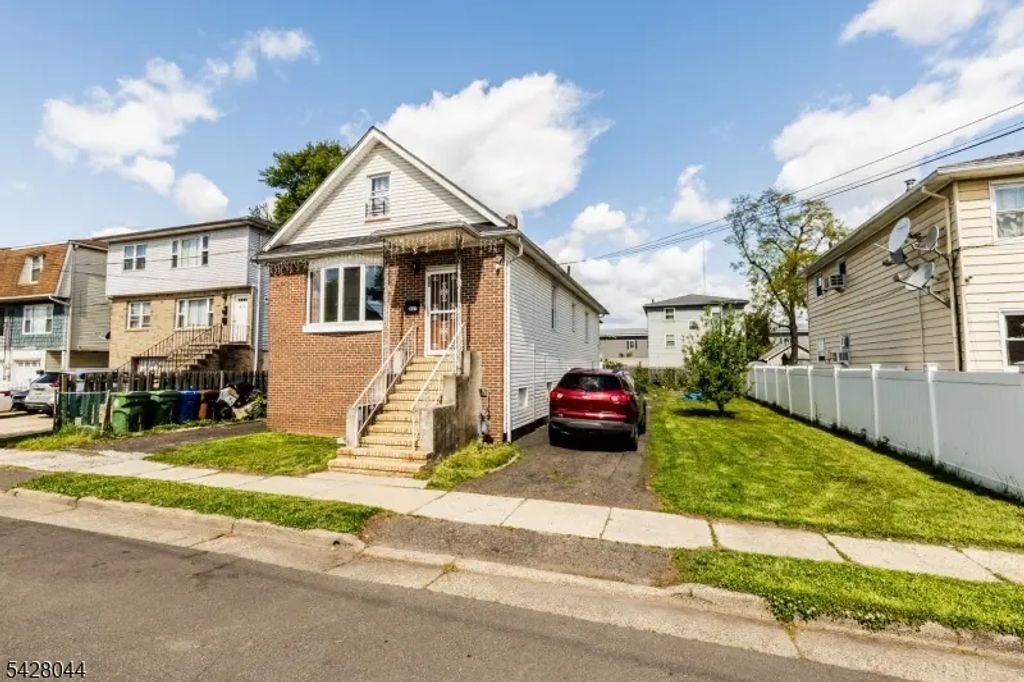 627 Van Buren Ave, Linden City