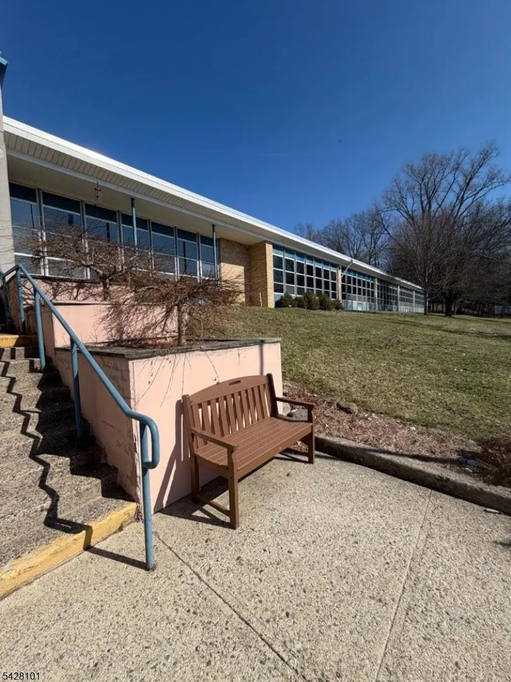 580 Ratzer Rd, Wayne Twp.