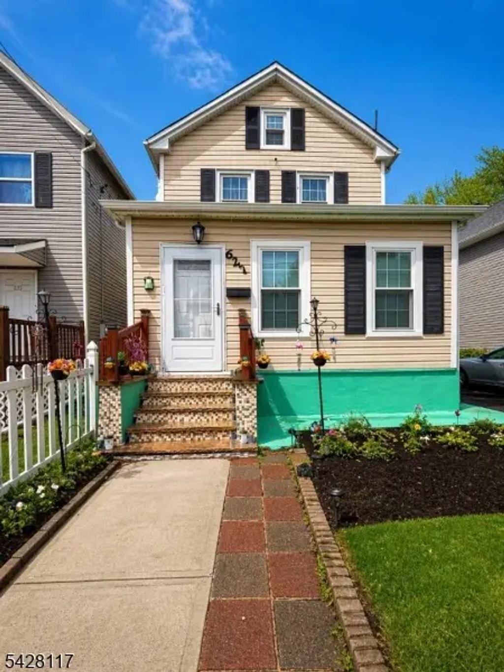 627 W 3rd, Plainfield City