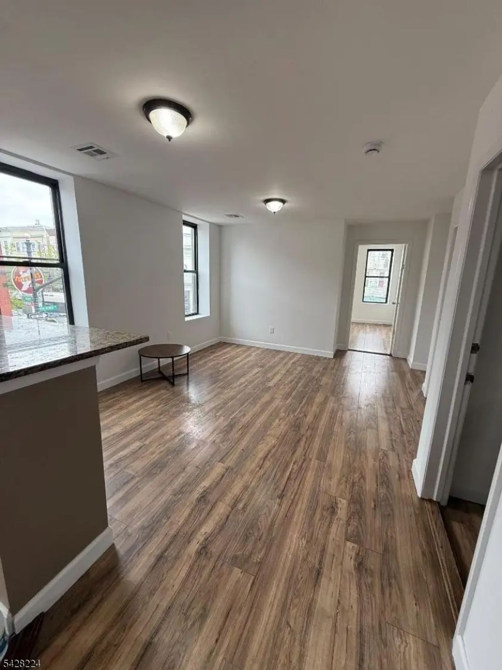 182 Ferry St, Newark City
