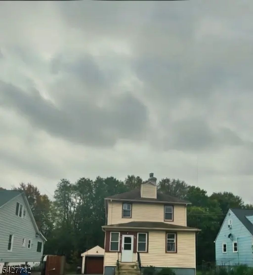 93 Raymond Ave, Plainfield City
