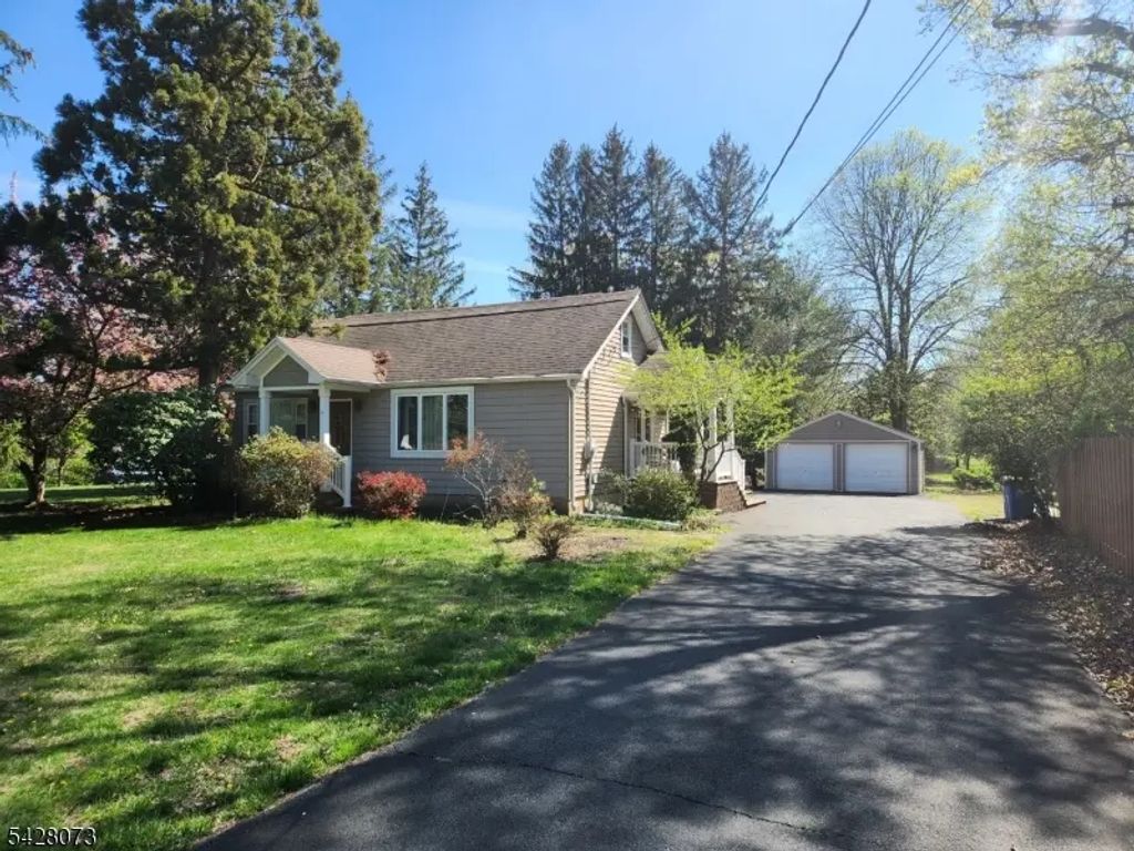 34 Como Dr, Franklin Twp.