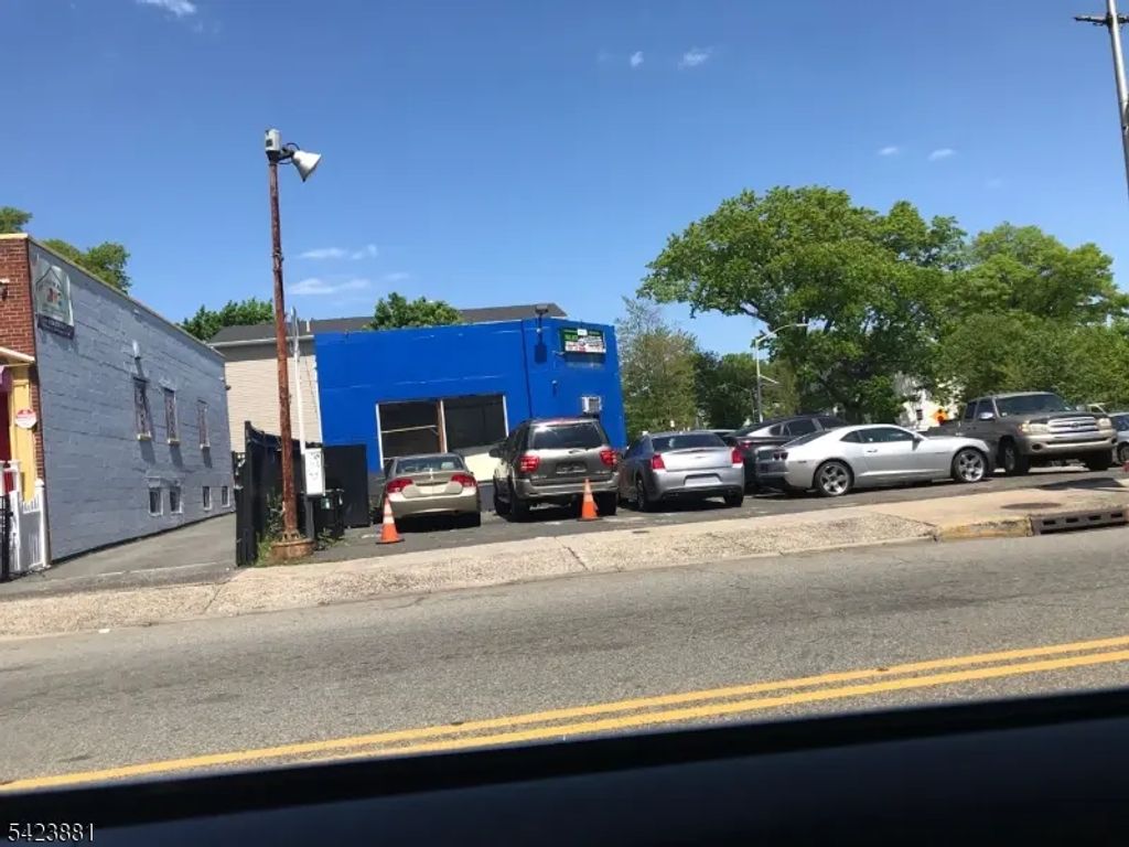 516 William St, East Orange City