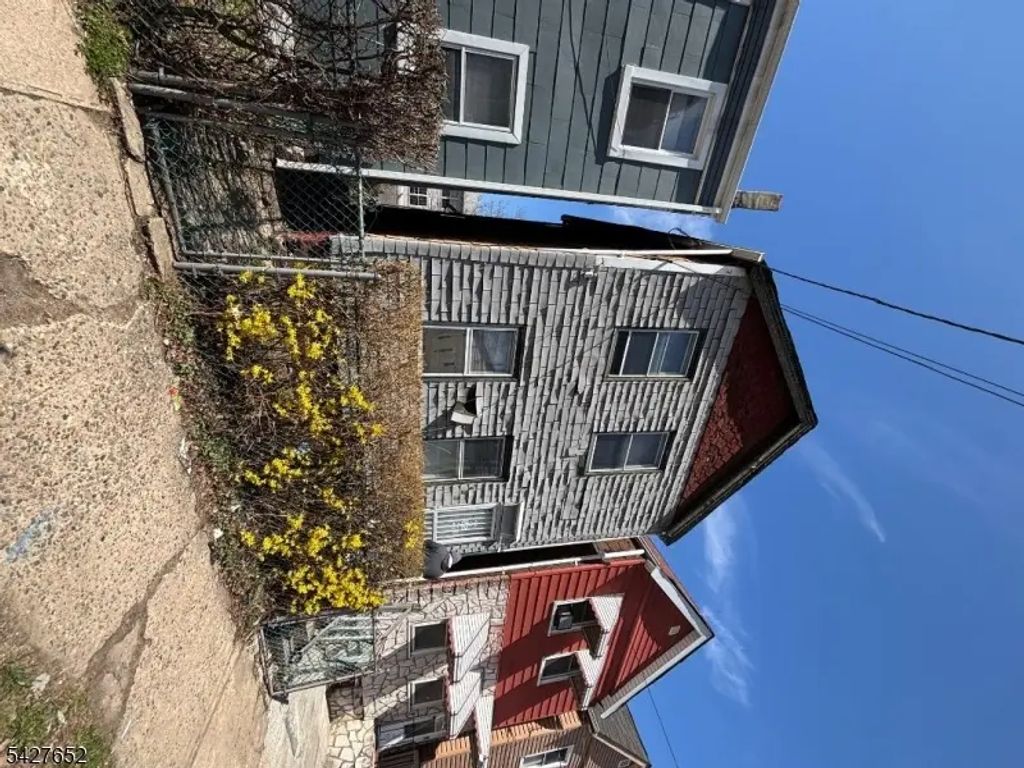 623 S 18th St, Newark City