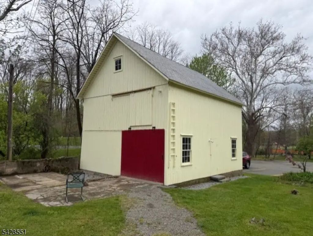 113 Rt15, Lafayette Twp.