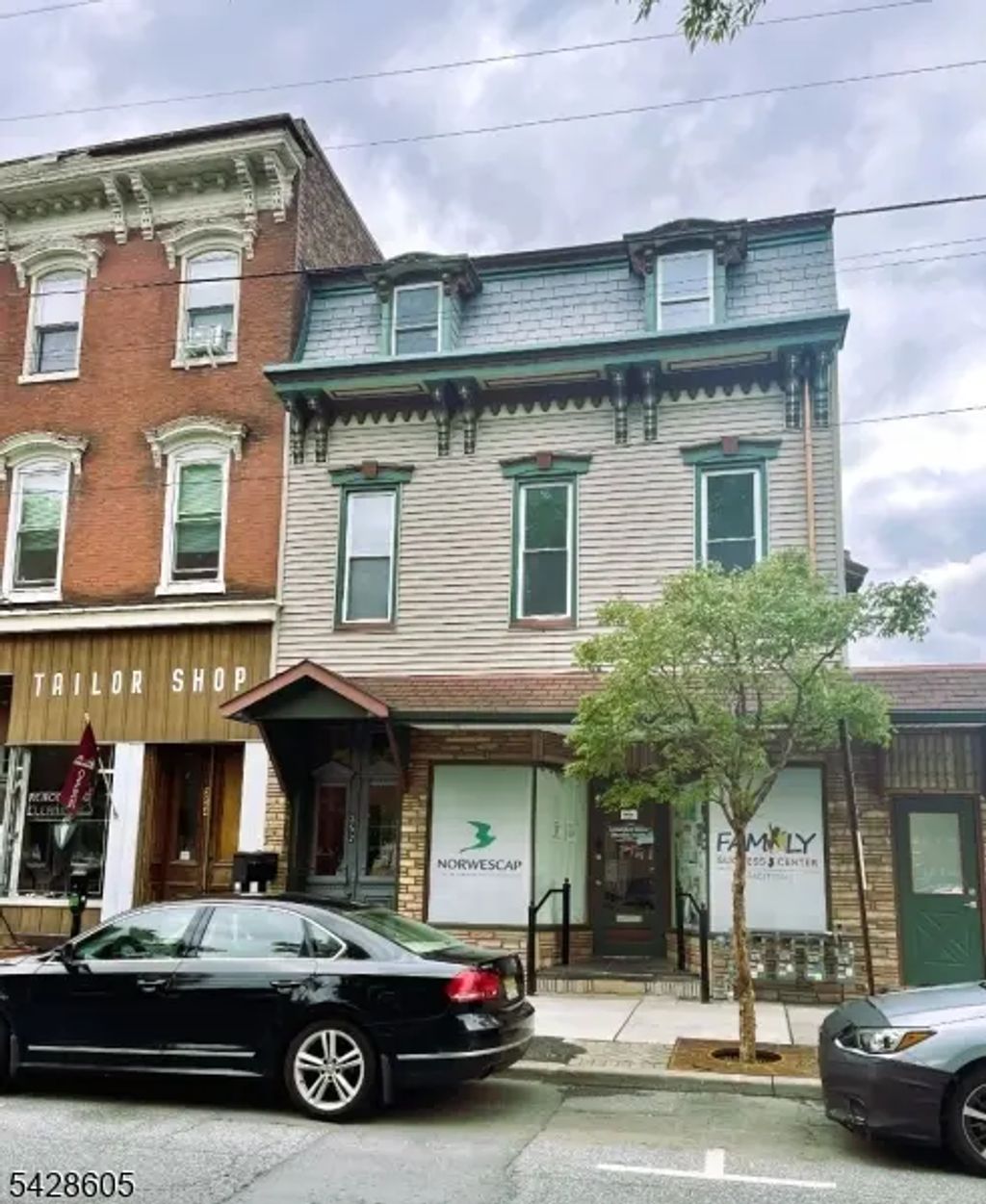 352 S Main St, Phillipsburg Town