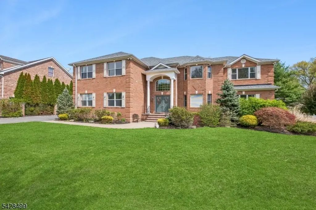 5 Francesca Ct, East Hanover Twp.