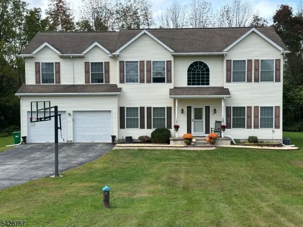 70 Holland Rd, Wantage Twp.
