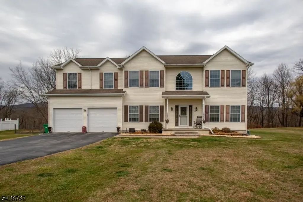 70 Holland Rd, Wantage Twp.