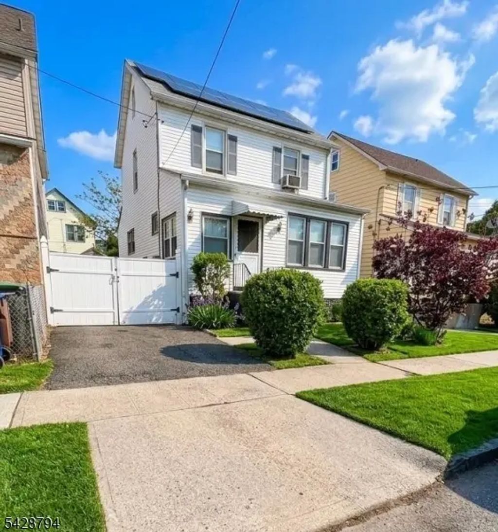 104 W 18th St, Linden City