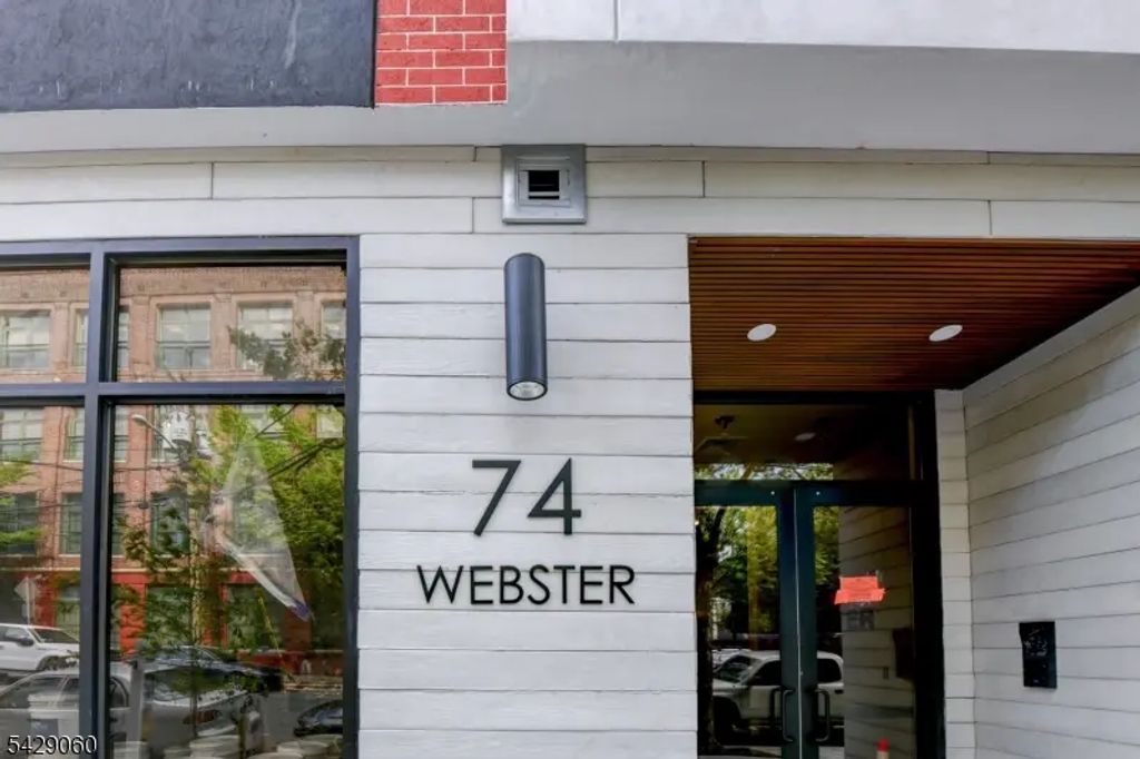 74 Webster St, Newark City