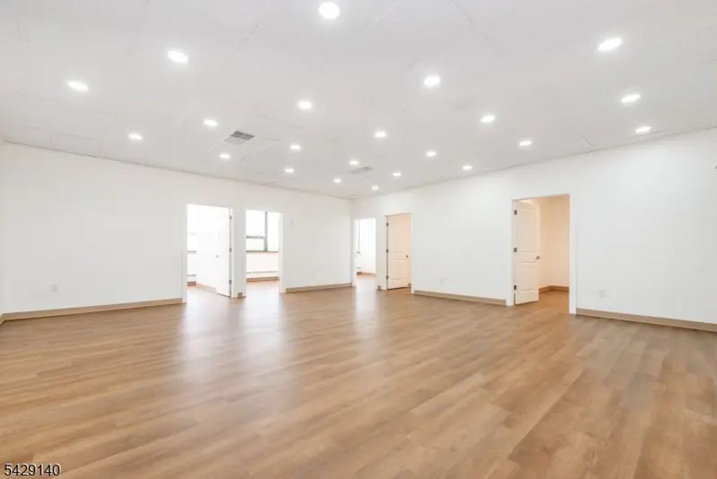 280 S Harrision St, East Orange City