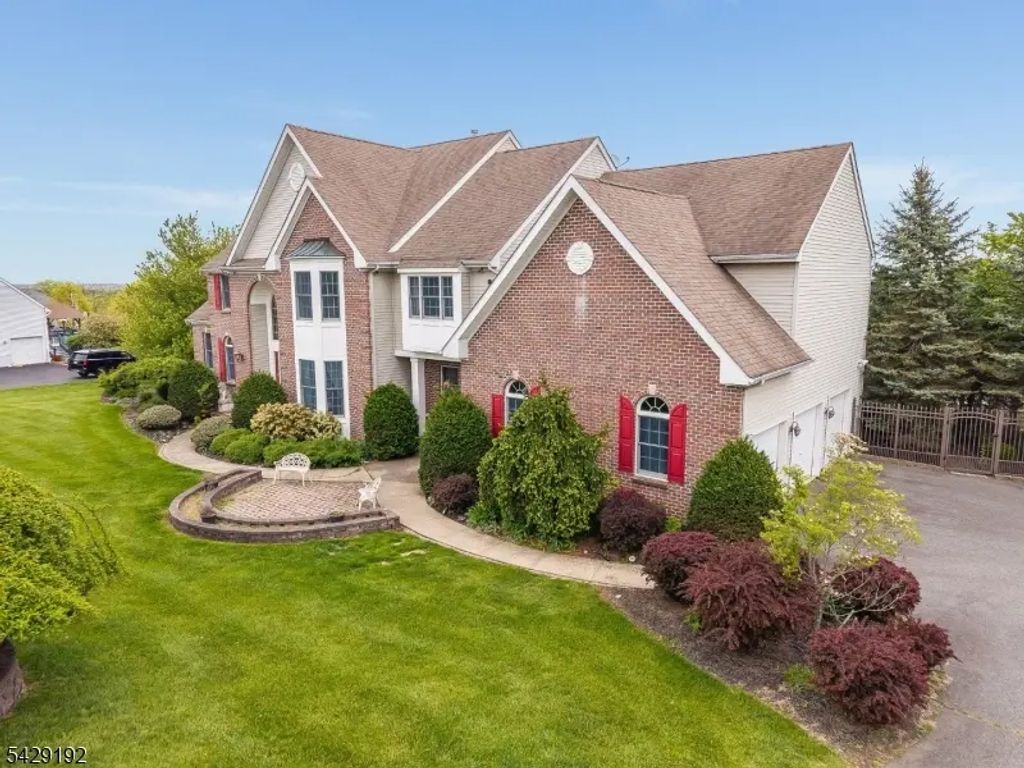 3 Kentview Ct, Raritan Twp.