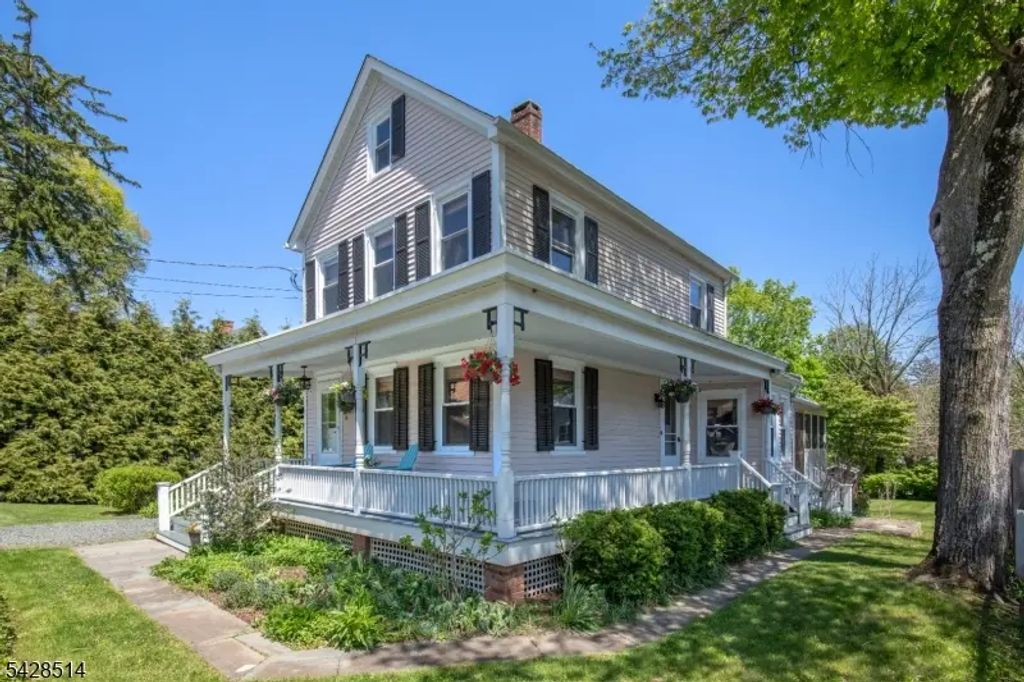 16 William St, Tewksbury Twp.