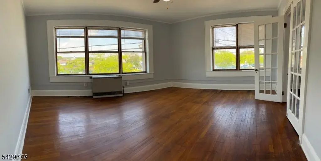 303 South Ave West, Westfield Town