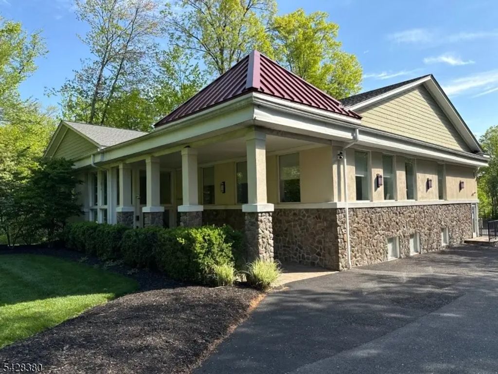 217 Mount Horeb Rd, Warren Twp.
