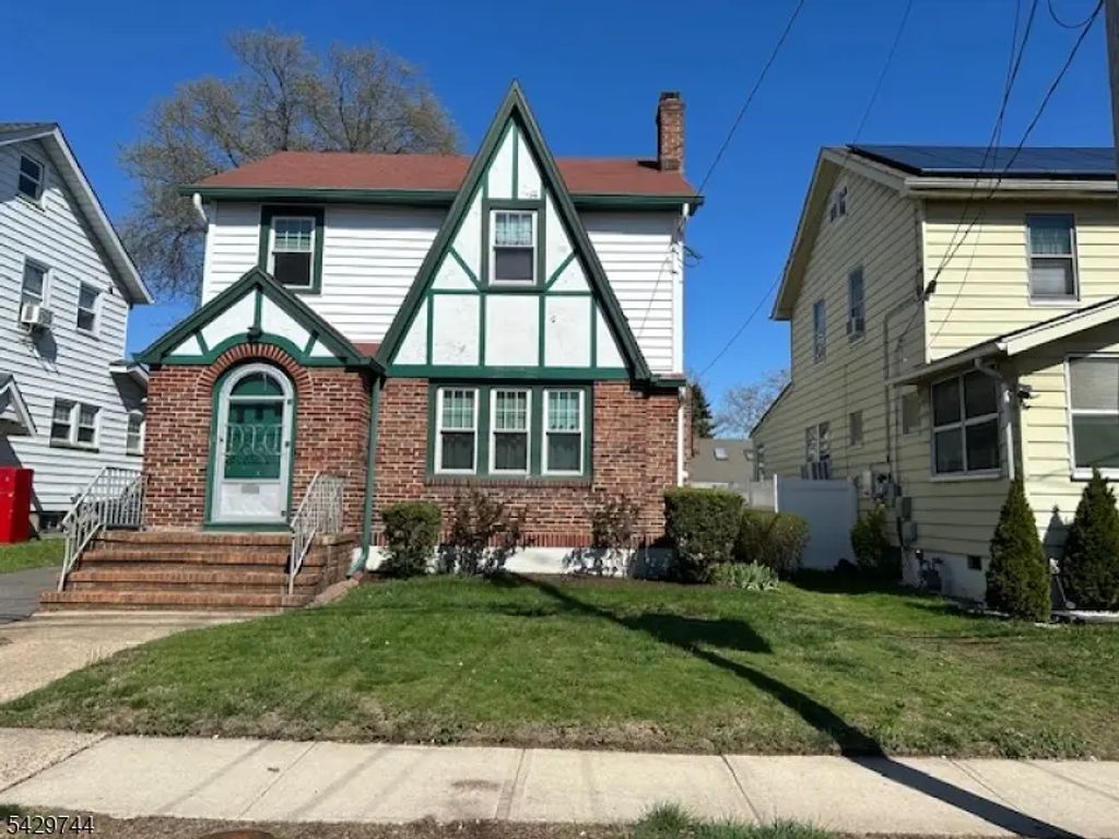 1075 Thomas St, Hillside Twp.