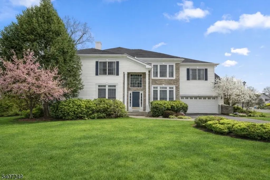 48 Bovensiepen Ct, Roseland Boro