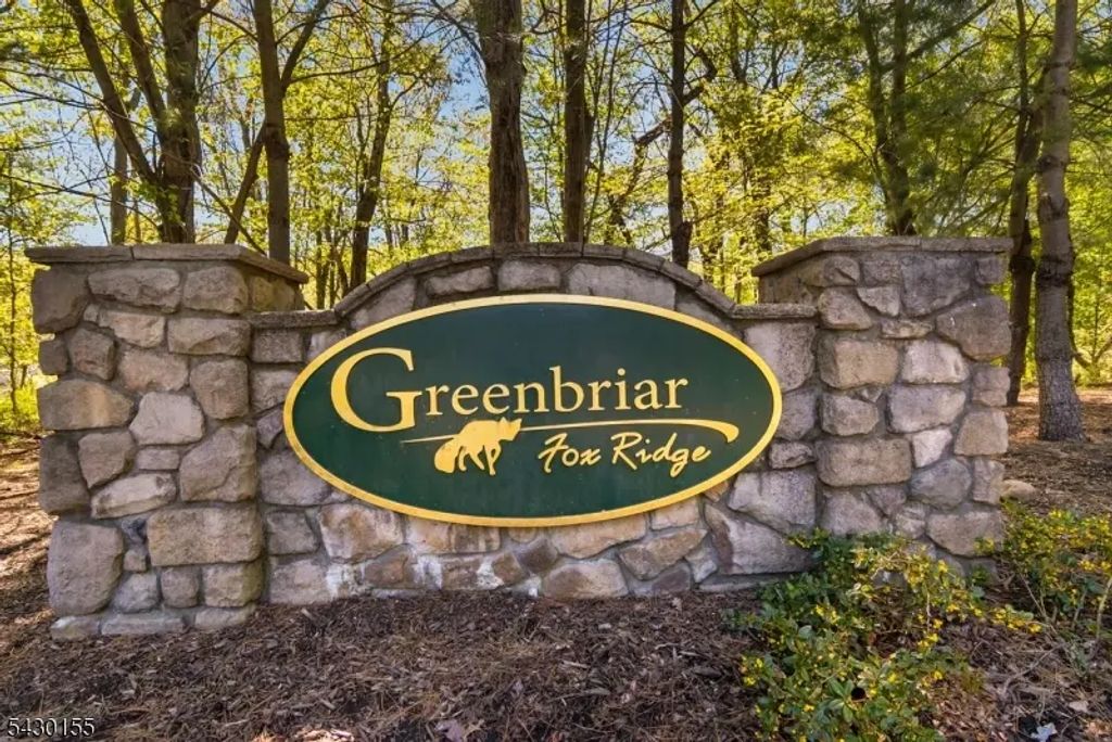 6102 Veterans Dr, Rockaway Twp.