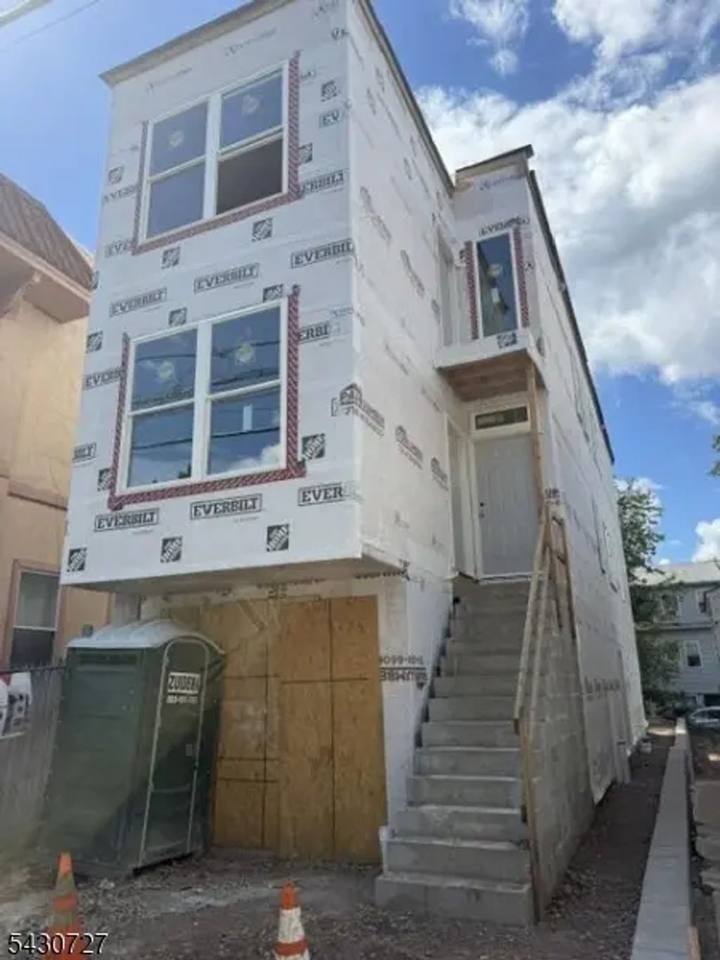 565 S 17th St, Newark City