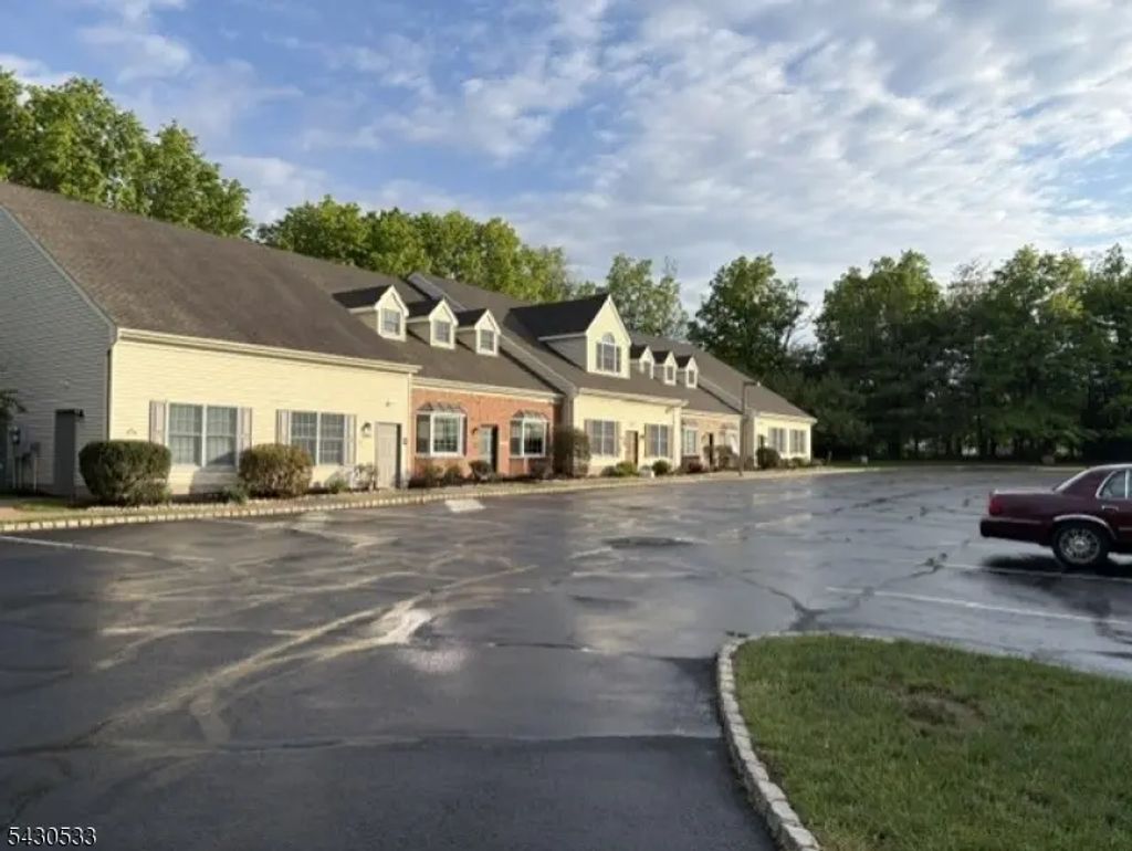104 Towne Centre Dr, Hillsborough Twp.