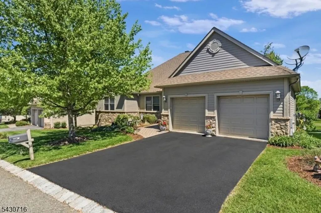 14 Wentworth Ct, Hardyston Twp.