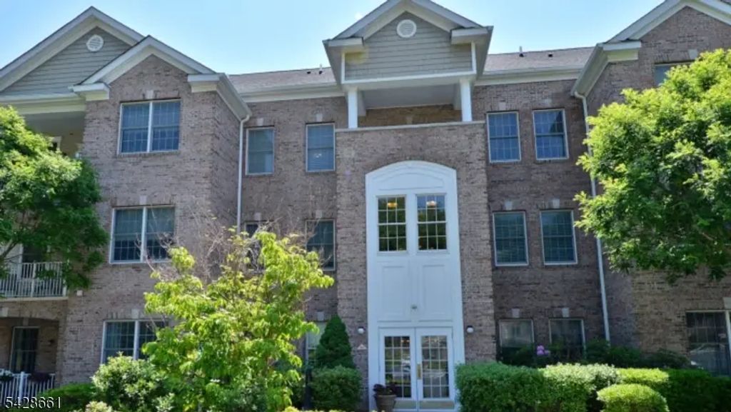 15 Zachary Way, Mount Arlington Boro