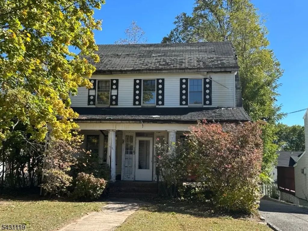 30 Walnut Ave, Millburn Twp.
