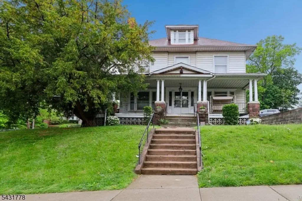 141 Aycrigg Ave, Passaic City
