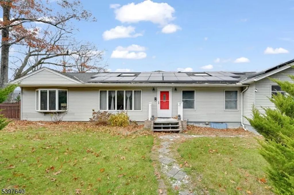699 E Shore Rd, West Milford Twp.