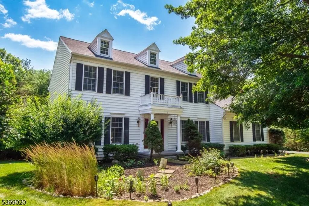 5 Savannah Court, Bernards Twp.