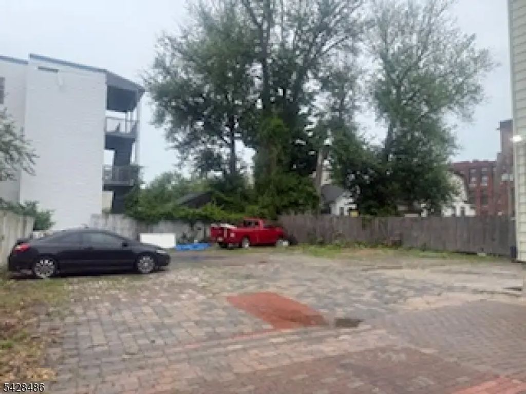 420-424 E 18th St, Paterson City