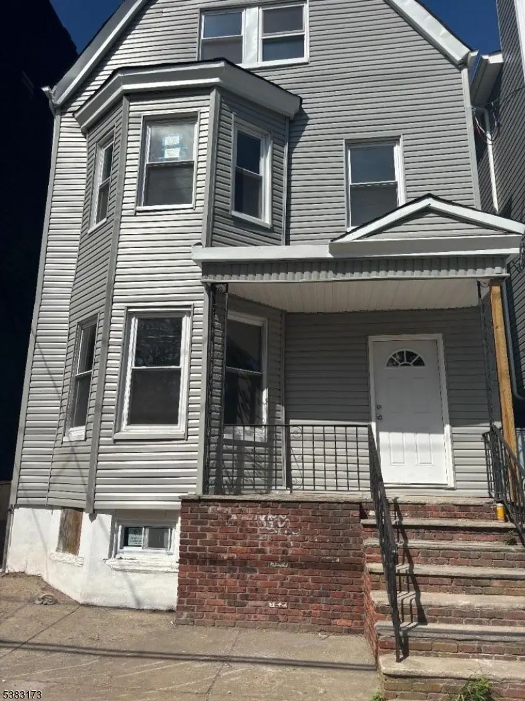 377 Littleton Ave, Newark City