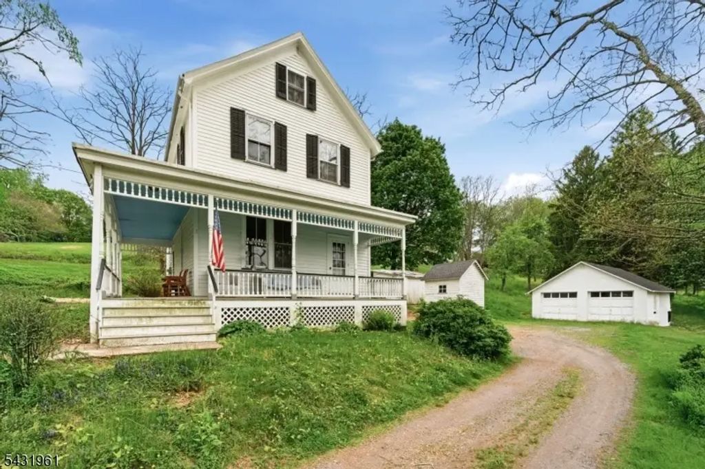 206 Race St, Alexandria Twp.