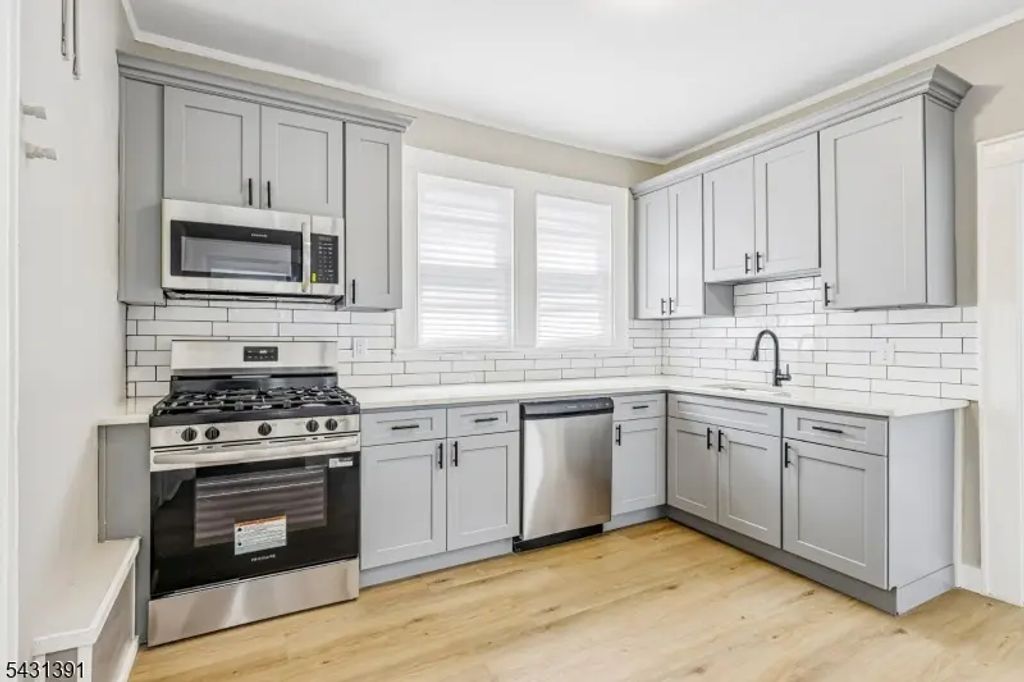 301 E 9th Ave, Roselle Boro