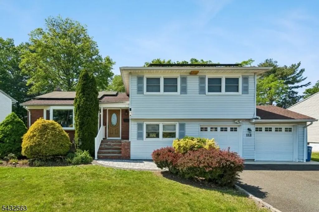 112 Pitt Rd, Springfield Twp.