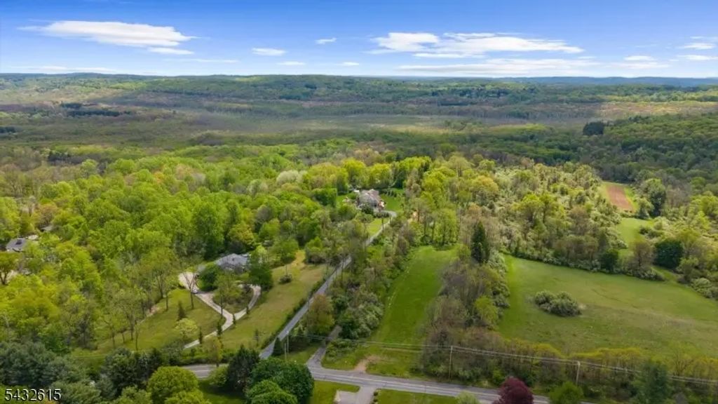 250 Pleasant Hill Rd, Chester Twp.