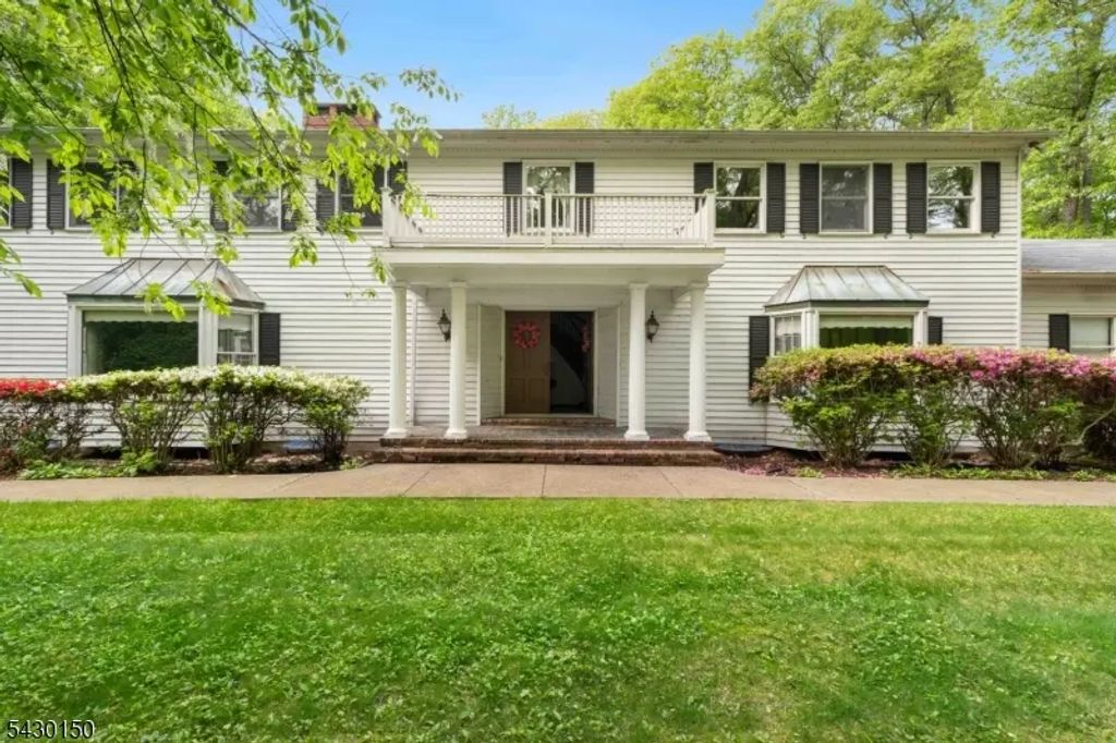 75 Woodcliff Lake Rd, Saddle River Boro
