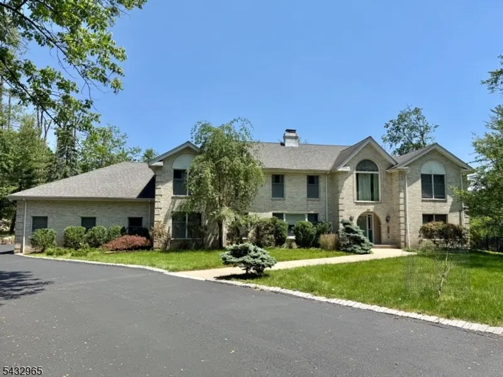 60 Evergreen Ln, Watchung Boro