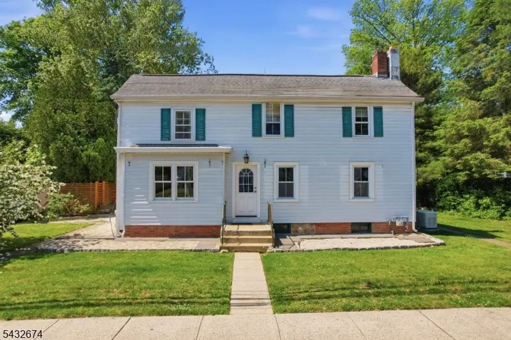 415 Village Rd, West Windsor Twp.