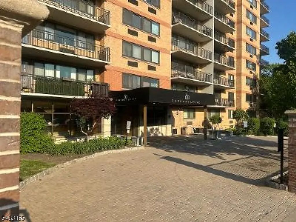 60 Parkway Dr, East Orange City