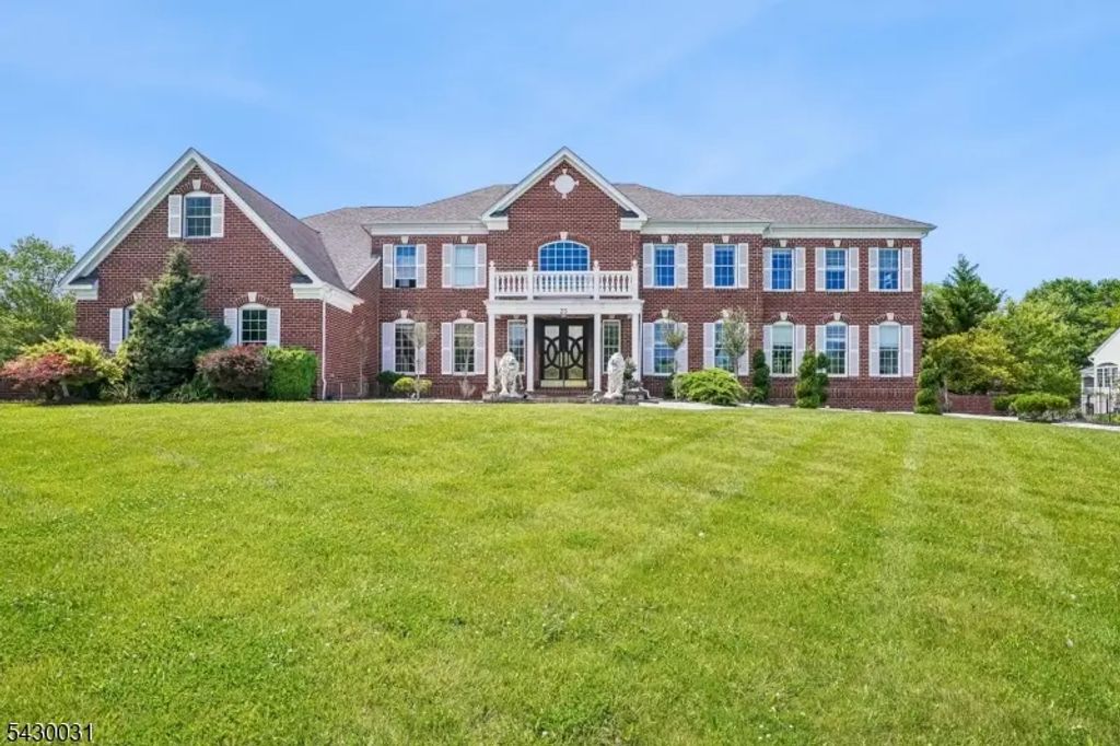 23 Balmoral Dr, Alexandria Twp.