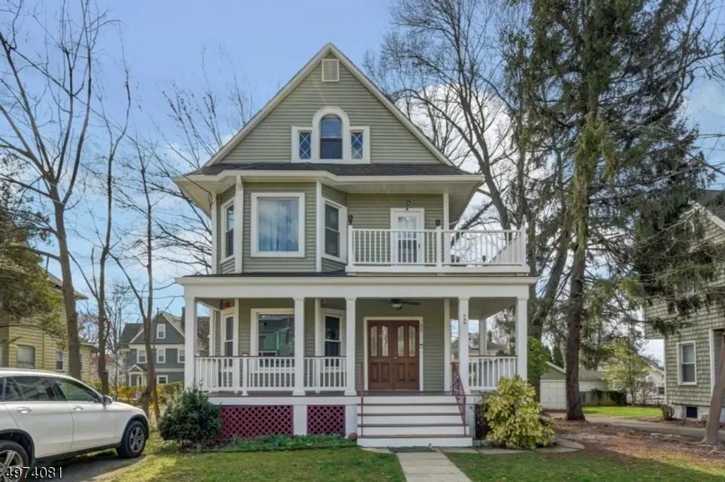 558 Summit Ave, Westfield Town