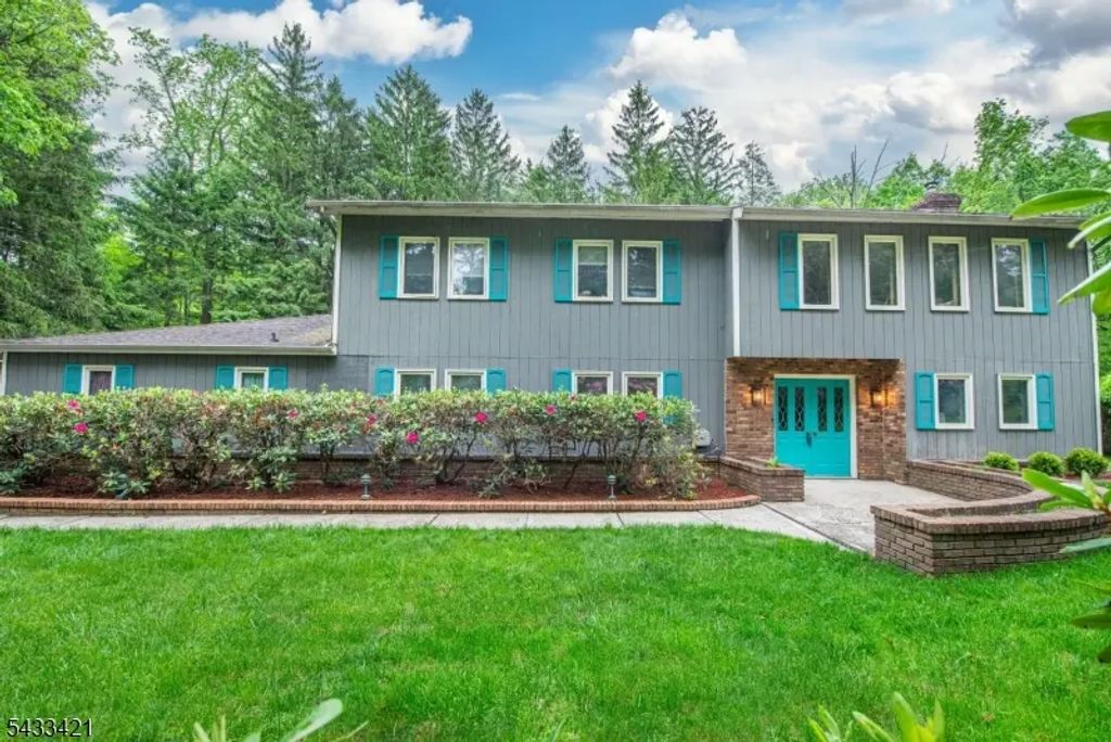 181 Center Grove Rd, Randolph Twp.