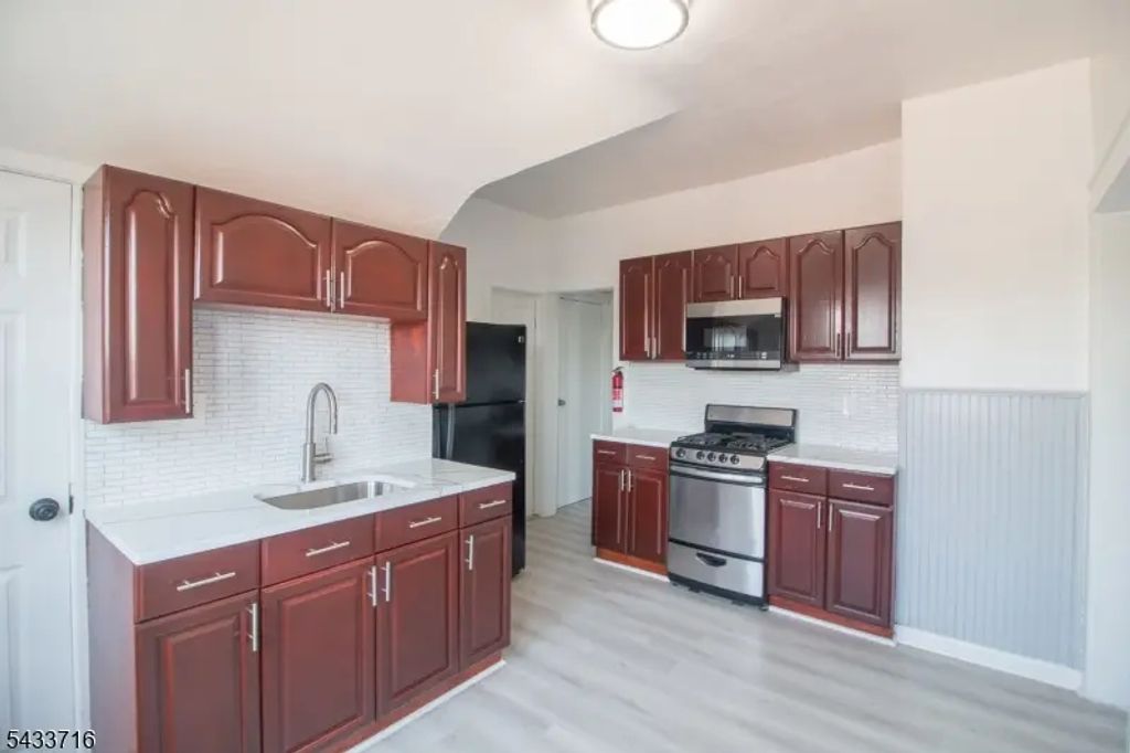 221 Silver Ave, Hillside Twp.