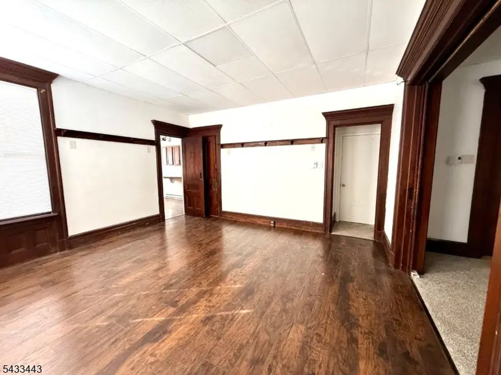 100 Main St - Front Apt 1, Newton Town