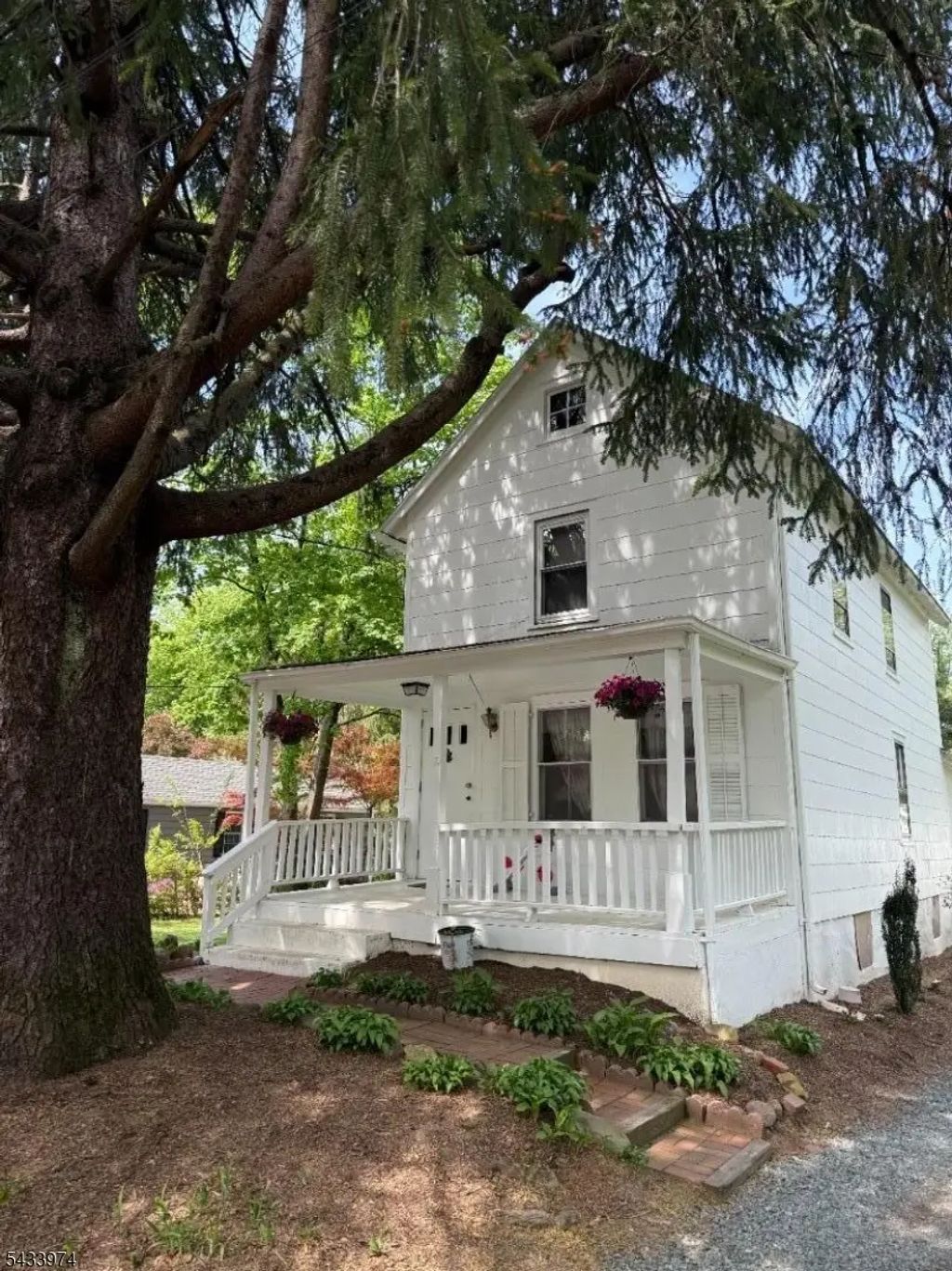 10 Bodnar St, Bernardsville Boro