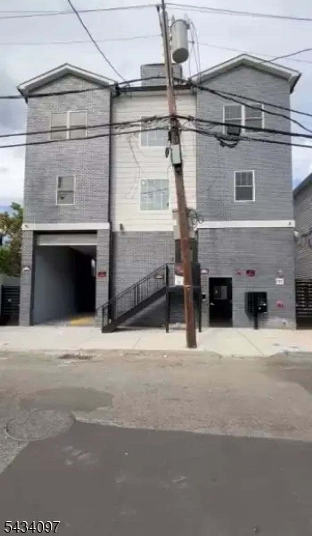 197 12th Ave, Paterson City