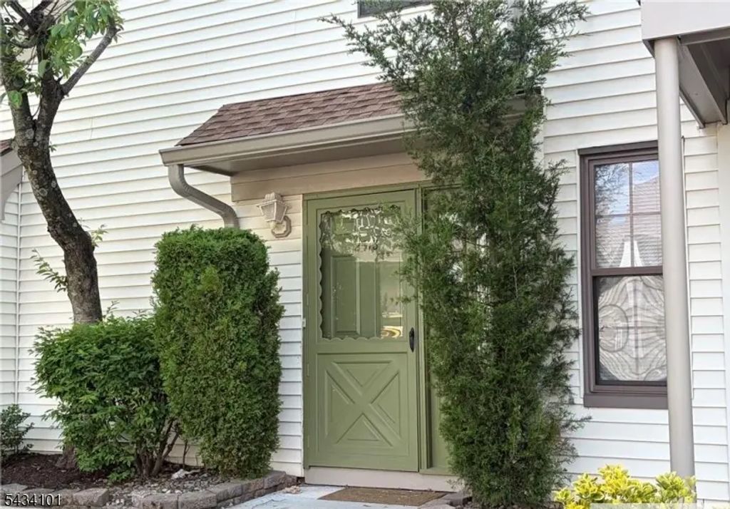 2513 Lighthouse Ln, Sayreville Boro